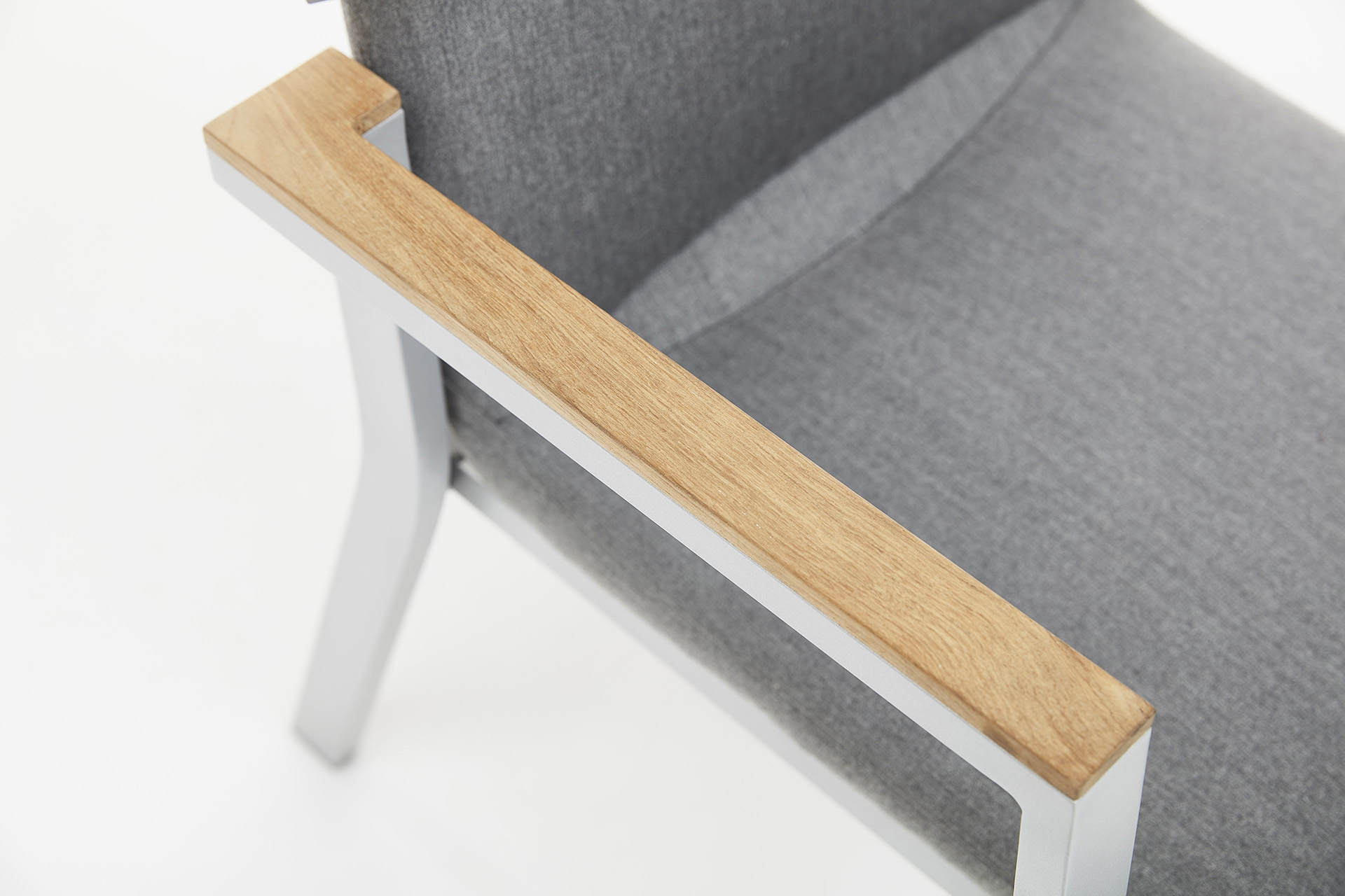 KETTLER RASMUS Stapelsessel mit hoher Rückenlehne, Armlehne Teak, silber/ flanelle, Aluminium/Outdoor-Stoff