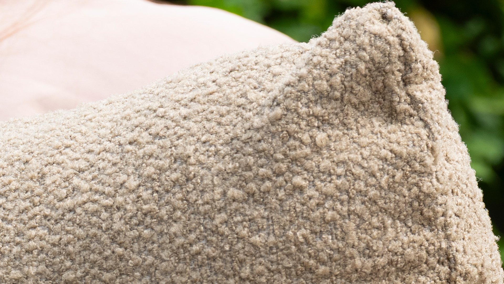 4 Seasons Outdoor Molina Sofa 3-Sitzer mit 3 Kissen Boucle Amber/Braun