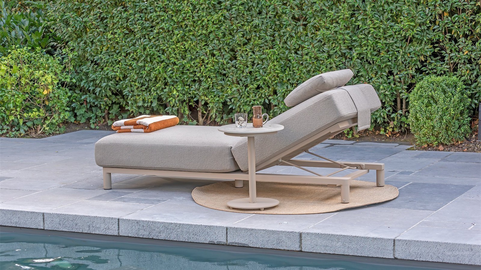 4Seasons Outdoor Madeira Liege mit 2 Kissen Terre