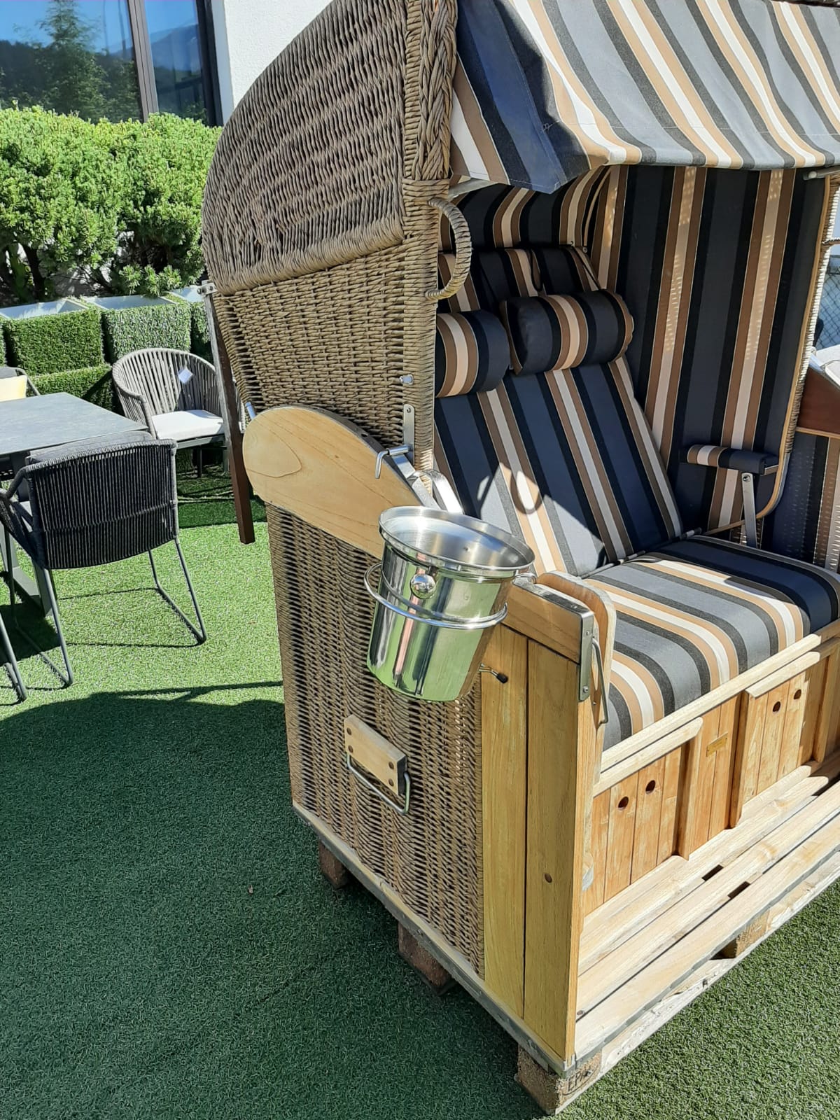 Gartenstrandkorb "Classic Teak" 2-Sitzer, Halblieger Kunststoffgeflecht in Hyazinthoptik