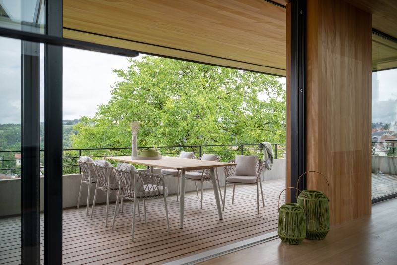 Stern Tisch 220x100 cm Rundrohr konisch Aluminium greige Tischplatte Teak