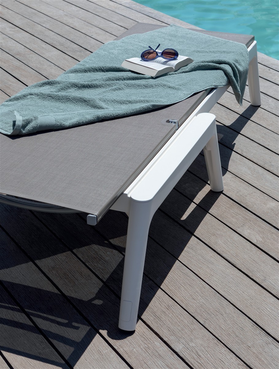 Grosfillex Provence Sonnenliegen Gestell Argile Beige Bezug T54 Beige Sand