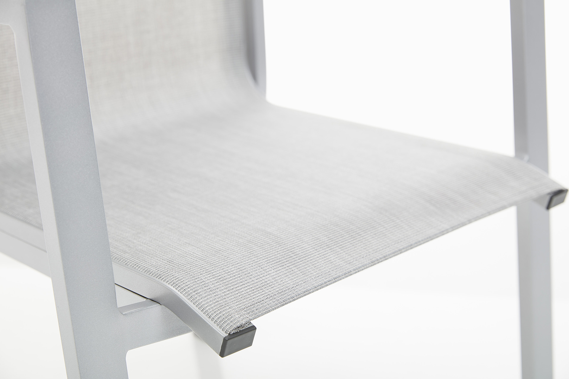 KETTLER RASMUS Stapelsessel mit hoher Rückenlehne, Armlehne Teak, silber/ hellgrau, Aluminium/Outdoorgewebe