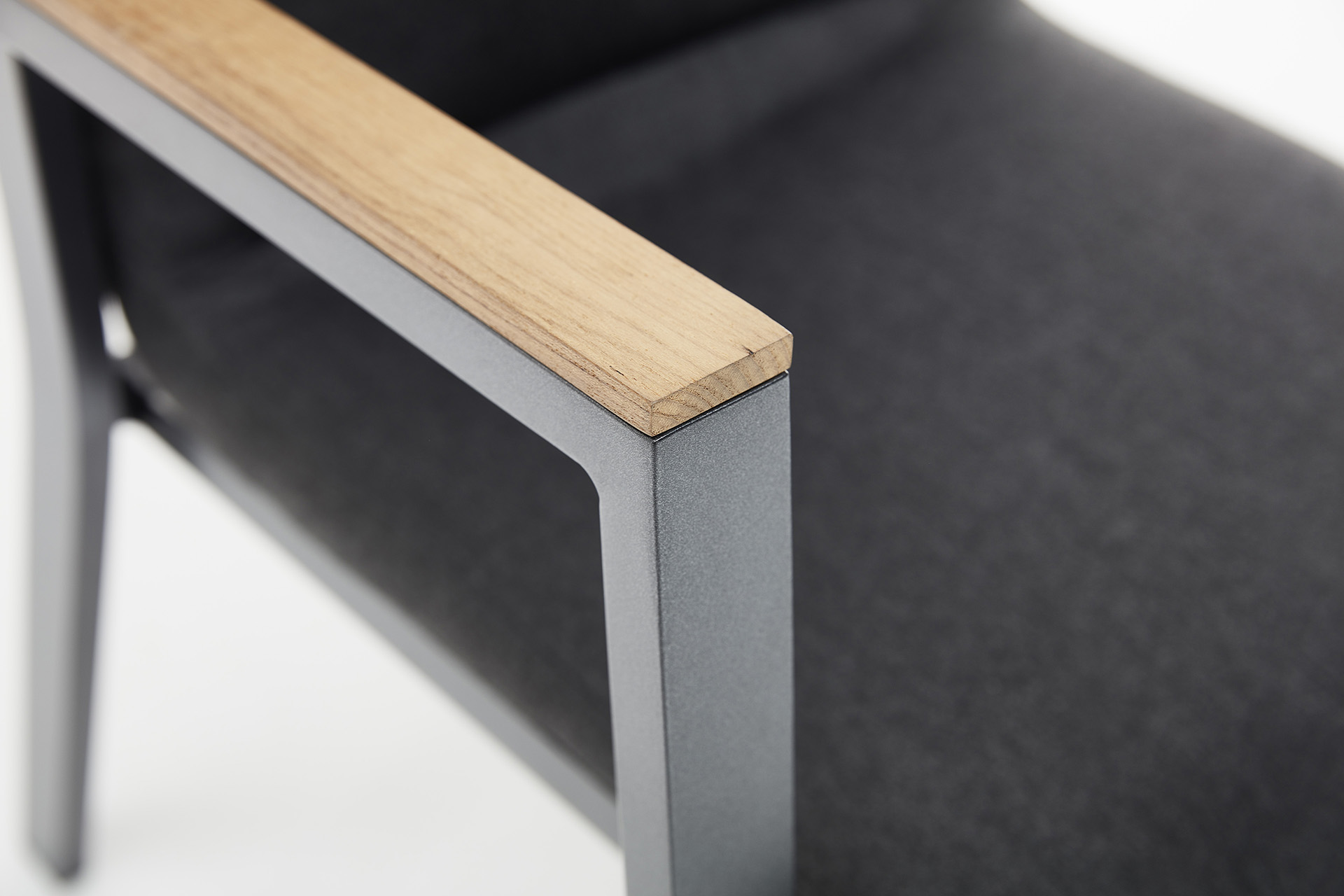 KETTLER RASMUS Stapelsessel mit Armlehne Teak, anthrazit/ sooty, Aluminium/Outdoor-Stoff