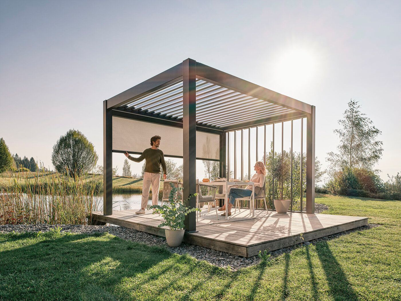 Biohort Pergola Sonnenschutzrollo elektrisch für 3 m Seite weiss
